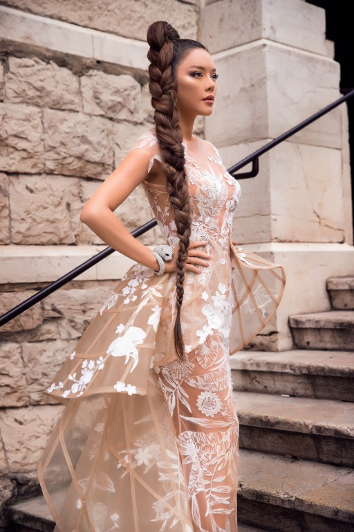 LHP Cannes 2018: Lý Nhã Kỳ hóa Báo đen quyền lực tại thảm đỏ Cannes ngày 2